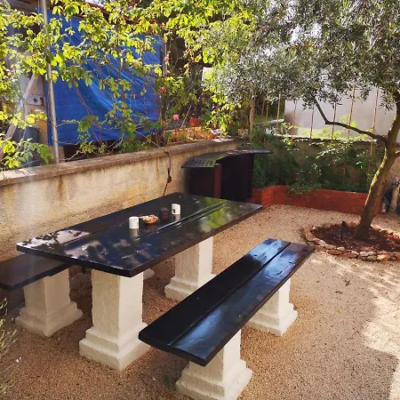 And With Parking Space - Diklo, - 13987 بيت ضيافة زادار