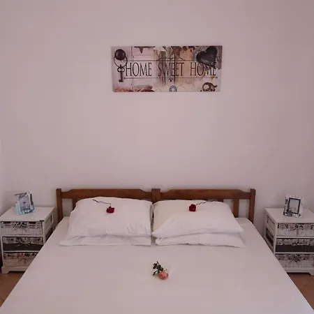 And With Parking Space - Diklo, - 13987 Πανσιόν